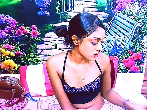 IndianPretty14u2Luv webcam