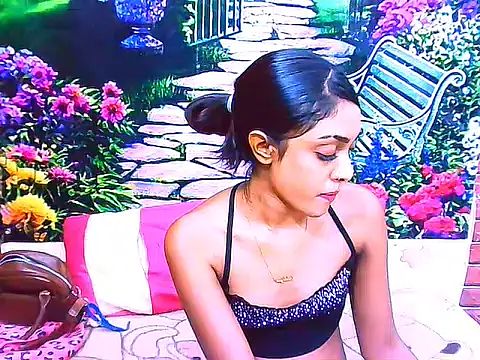 IndianPretty14u2Luv webcam