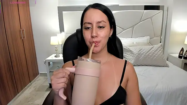 Natasha_Kiim_ webcam