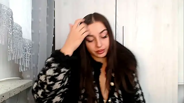 courtneyPerfect webcam