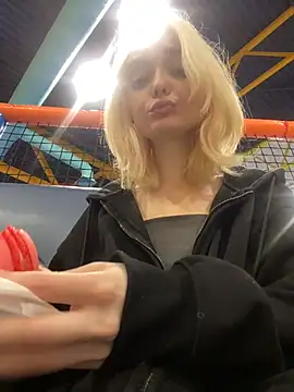 aka_Blonde webcam