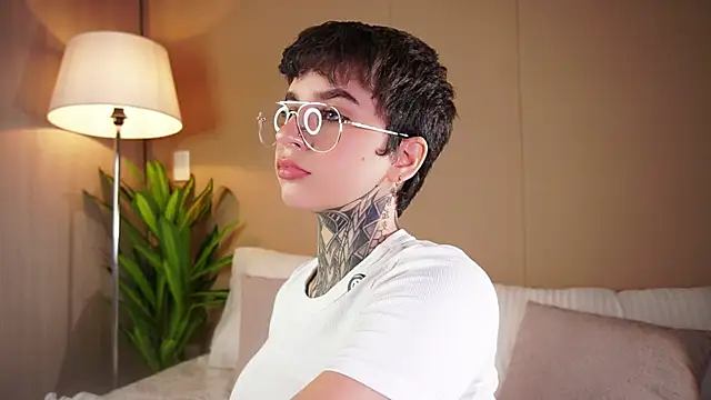 AliceShazaham_ webcam