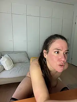 MilkyHoneyLullabies webcam