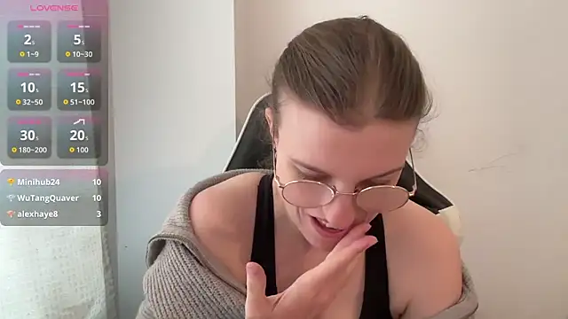 BustyKellyXXX webcam