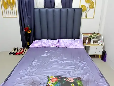 Maddison_Lore webcam