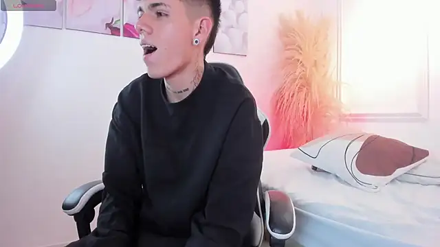 Tommy_valverde webcam