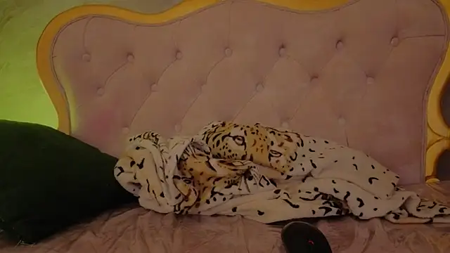 moraa_s - Moraa_s's free webcam - UK Sex Cams