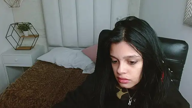 mia_velvetk webcam