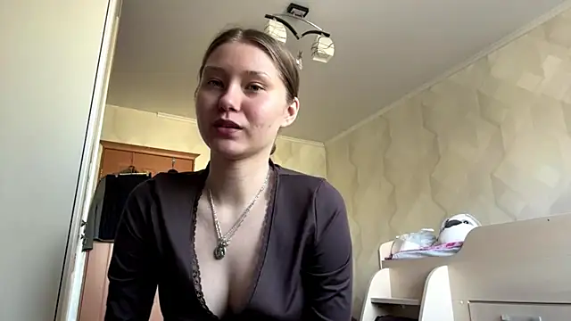 UncaringArtery webcam