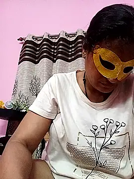 gullapi (F milf) - Cucumber on ass fucking