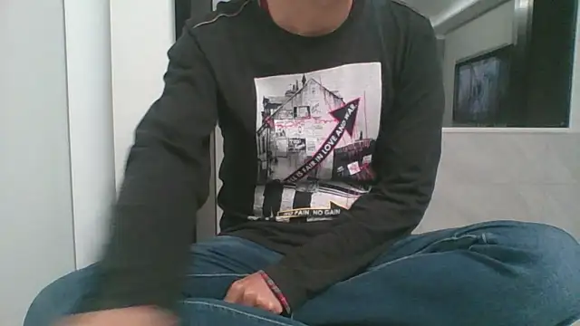 nole_china7 (Ask my age) - talk / fun / cum