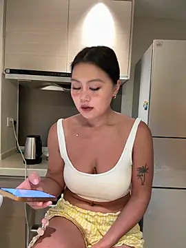 ruanruan05 (F young) - 裸上身 5 分钟 naked