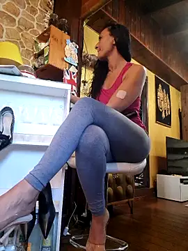 Luna-77 Live Webcam on Stripchat