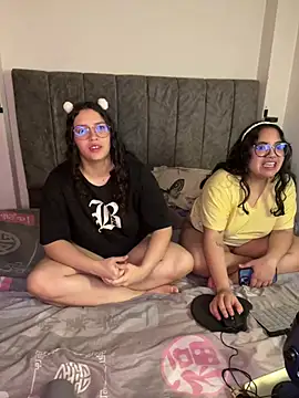 maddie-and-chelsea- webcam