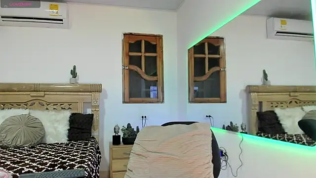 oriana_rodriguez webcam