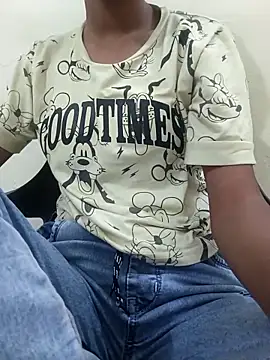 Aaradhna-_hoy webcam