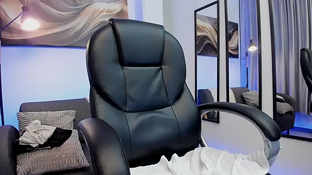 _liams (M twink) - completely naked the entire transmission