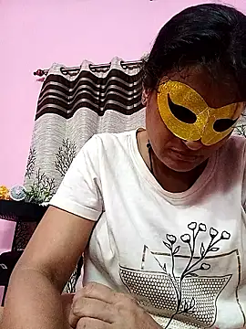 Webcam Model (Gullapi)  is live.Free join now!