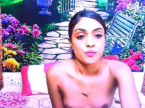 IndianPretty14u2Luv webcam
