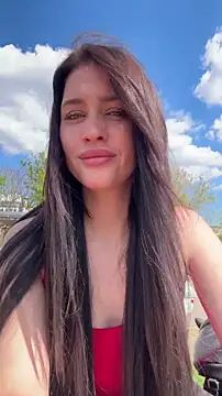 Webcam Model (KikiWatson)  is live.Free join now!