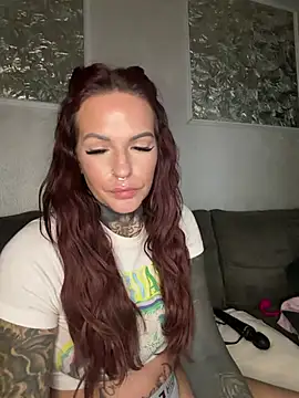 AileenInkOfficial webcam