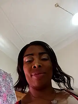 Webcam Model (SEXYMOANSXX)  is live.Free join now!