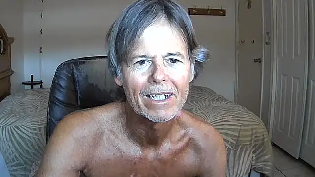 nakeedcowboi65 webcam