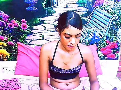 IndianPretty14u2Luv webcam