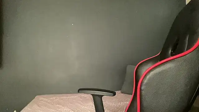 callmeshreya Live Webcam on Stripchat