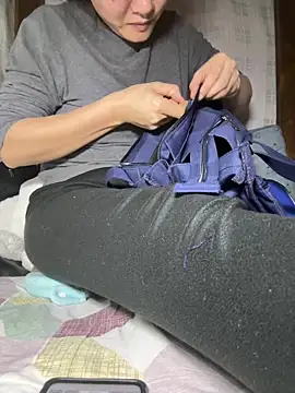 daaqnn (F milf) - 小粉塞屁眼。