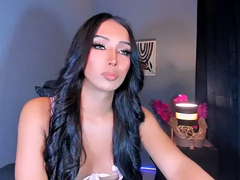 xUrGoddess_islaCumsAlotx webcam