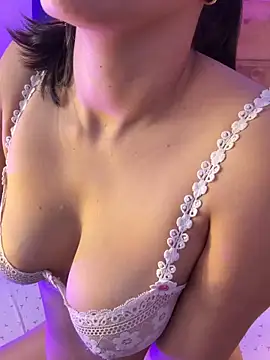 Webcam Model (mahia_queen)  is live.Free join now!