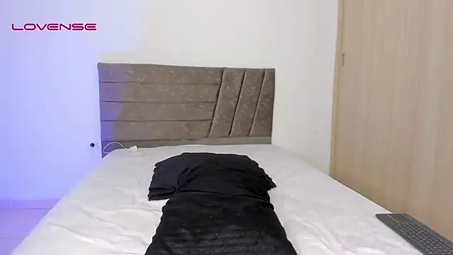 soft_temptationxx (Ask my age) - ⭐SHOW ASS AND SPANK ⭐