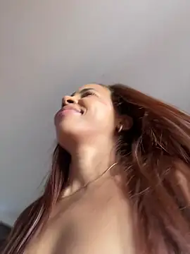 _arycoral555 (Ask my age) - 2 fingers in ass 💋