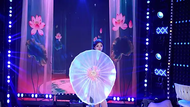 美女cdyyds003在线直播