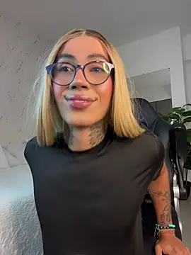 miss_tatiana_'s live cam