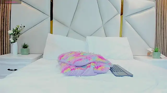 rebeca_brown_ Live Webcam on Stripchat