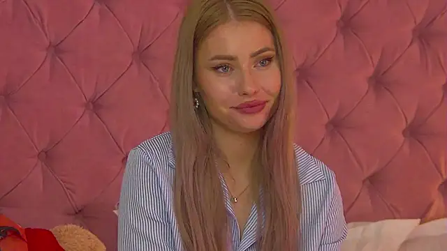 MisshaNight live sex cam