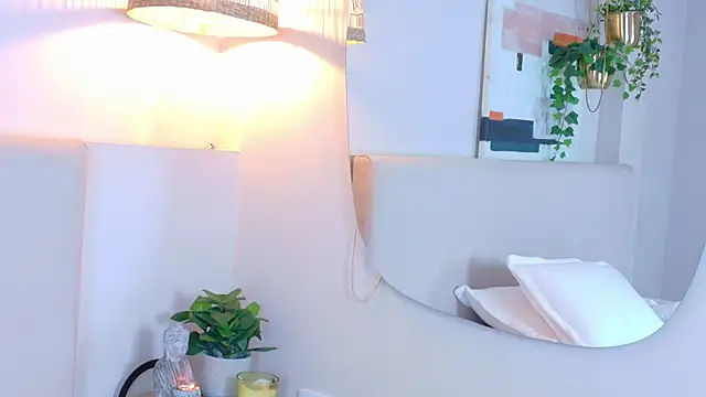 VioletBloomm live sex cam