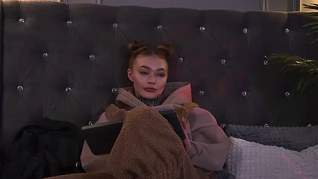 ariwild (F young) - ride on dildo Cowgirl