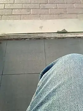 oneeyedwonder96 (Ask my age) - Busstop flash and cum..