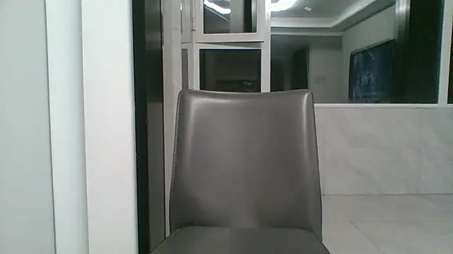 nole_china7 (Ask my age) - talk / fun / cum