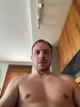 Adventurehotman webcam