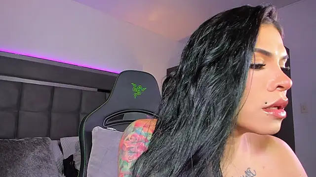 Emmilysantibanez webcam