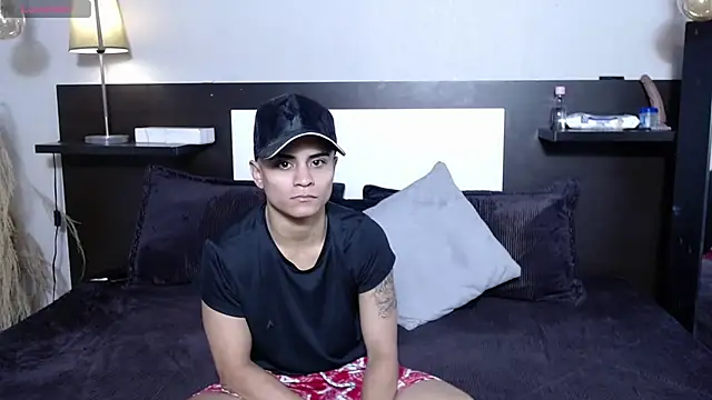 Liiamthompson webcam