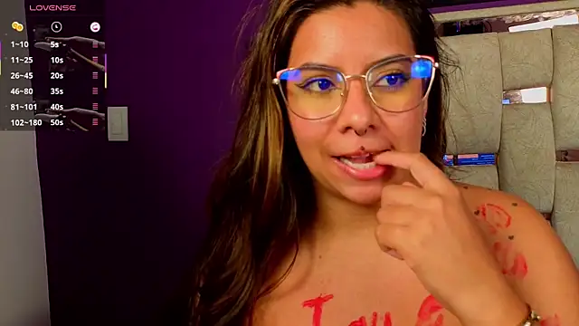 emilyy_cooperr webcam