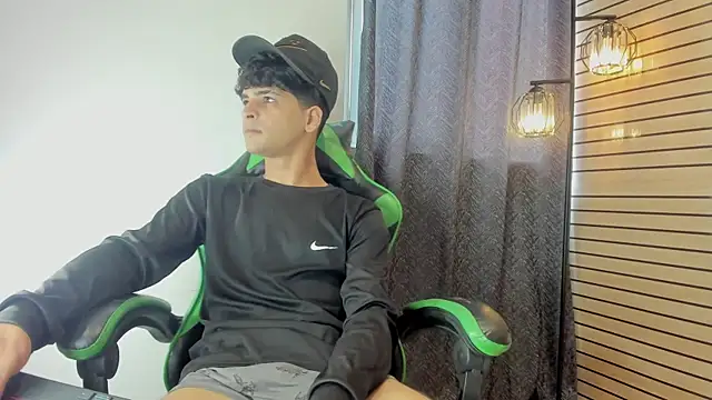 Alejandro_12314 webcam