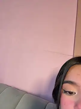 LunaMoore_Pink webcam