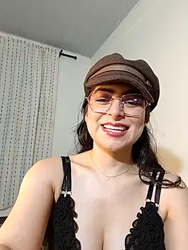 saasha_petit - Saasha_Petit's free webcam - UK Sex Cams