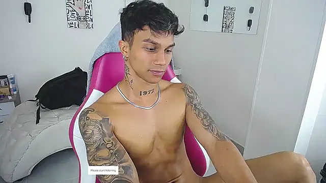 Leonard_Price live sex cam